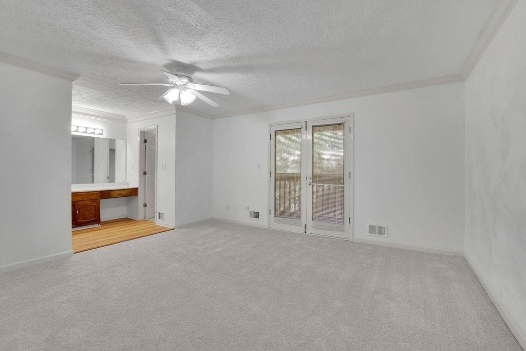 3 bedroom, 3 bathroom, 1,839 sq ft condominium for sale at 878 Lake Hollow Boulevard Southwest, Marietta, GA 30064 — photo 6