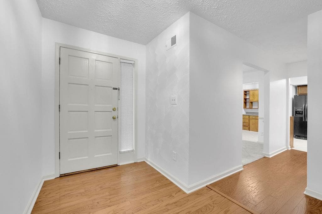 3 bedroom, 3 bathroom, 1,839 sq ft condominium for sale at 878 Lake Hollow Boulevard Southwest, Marietta, GA 30064 — photo 9