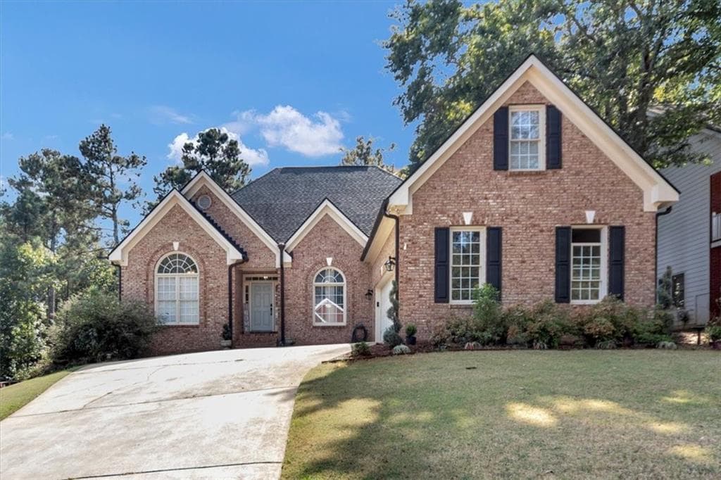 5 bedroom, 4 bathroom, 4,799 sq ft home for sale at 1003 Maple Creek Drive, Loganville, GA