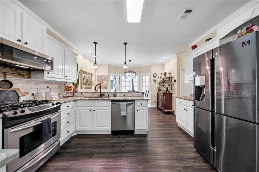 5 bedroom, 4 bathroom, 4,799 sq ft single family residence for sale at 1003 Maple Creek Drive, Loganville, GA 30052 — photo 10