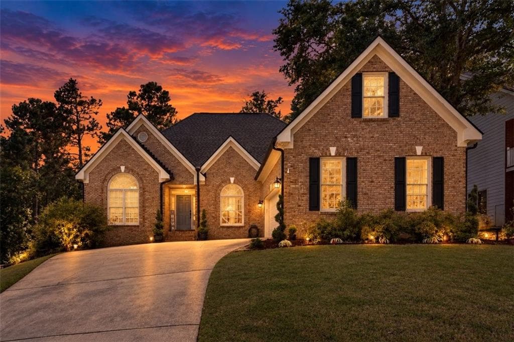 5 bedroom, 4 bathroom, 4,799 sq ft single family residence for sale at 1003 Maple Creek Drive, Loganville, GA 30052 — photo 2