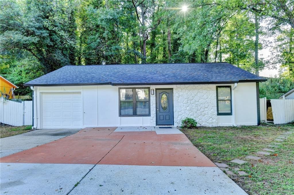 5 bedroom, 3 bathroom, 1,800 sq ft single family residence for sale at 1360 Sugarwood Lane, Norcross, GA 30093 — photo 2