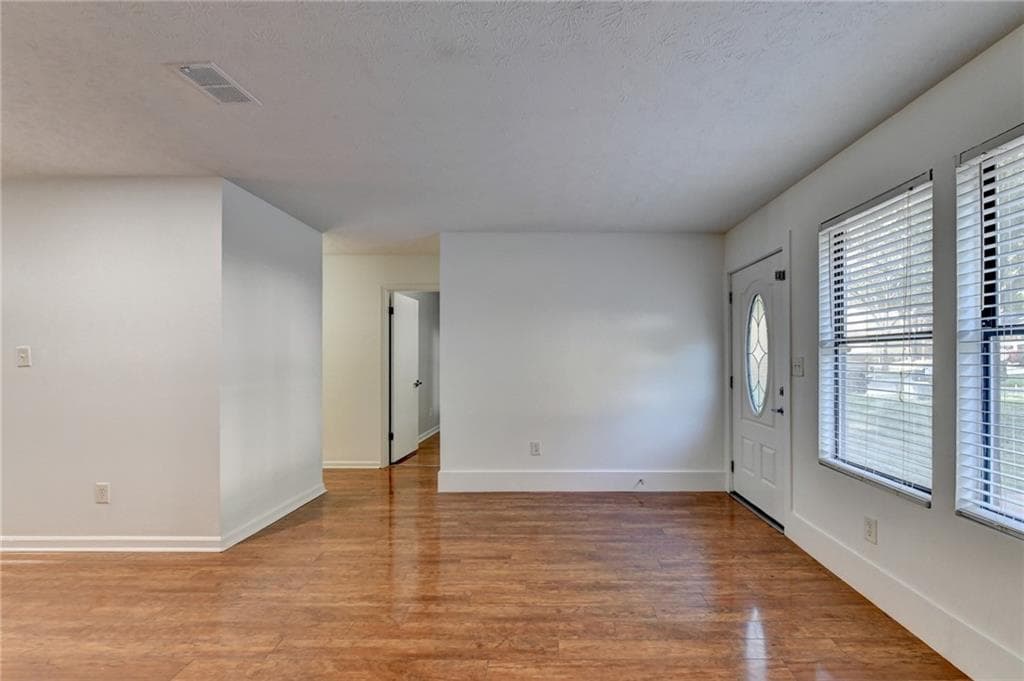 5 bedroom, 3 bathroom, 1,800 sq ft single family residence for sale at 1360 Sugarwood Lane, Norcross, GA 30093 — photo 7