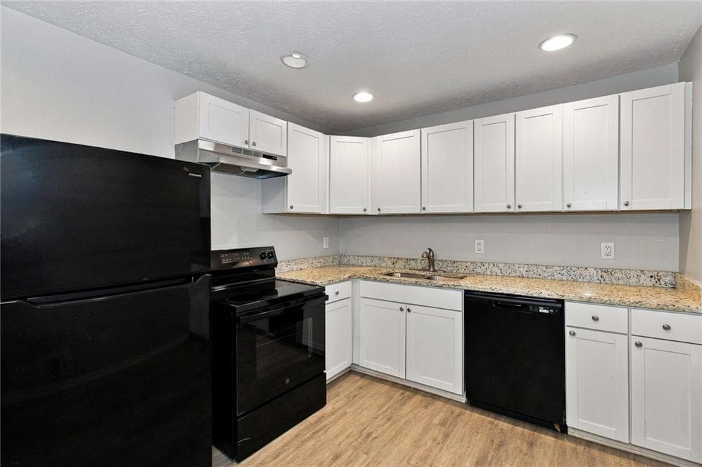 4 bedroom, 2 bathroom, 1,352 sq ft single family residence for rent at 10200 Top Tree Court, Jonesboro, GA 30238 for $1,630 a month — photo 3