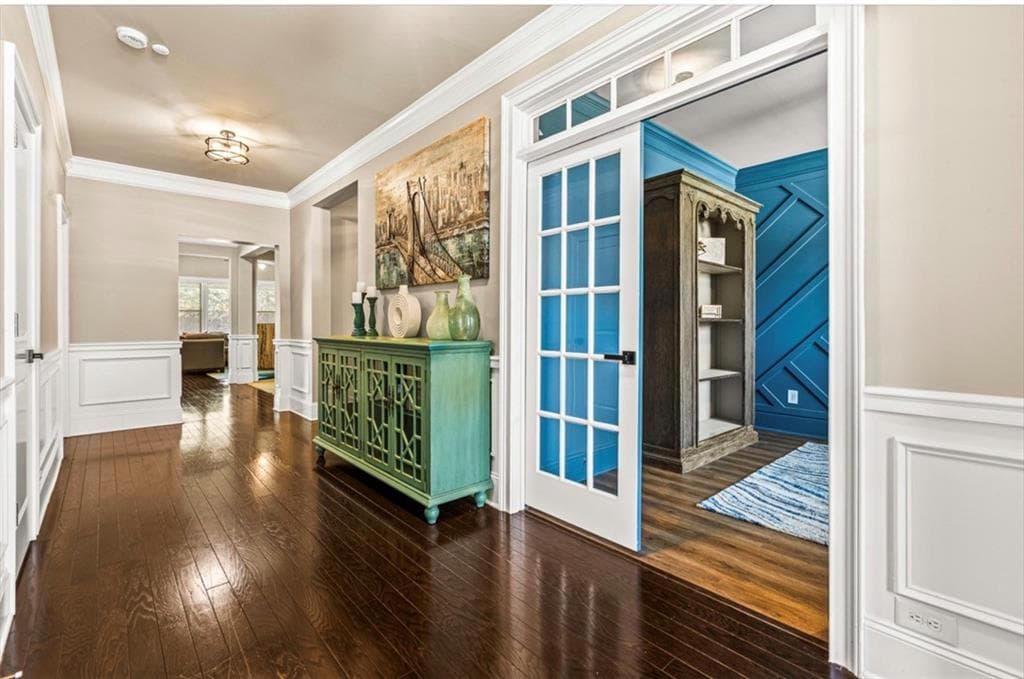 3 bedroom, 3 bathroom, 2,923 sq ft single family residence for sale at 300 Lowell Street, Atlanta, GA 30331 — photo 2