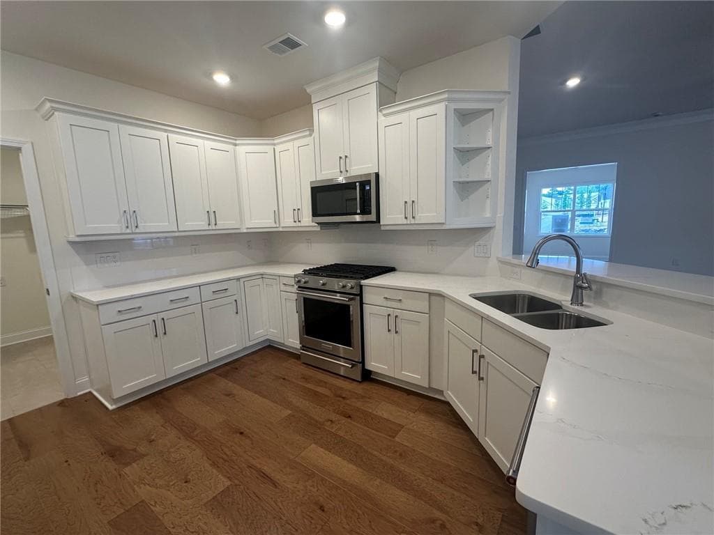 3 bedroom, 3 bathroom, 2,375 sq ft condominium for sale at 1104 Calypso Way 1104, Cumming, GA 30040 — photo 3