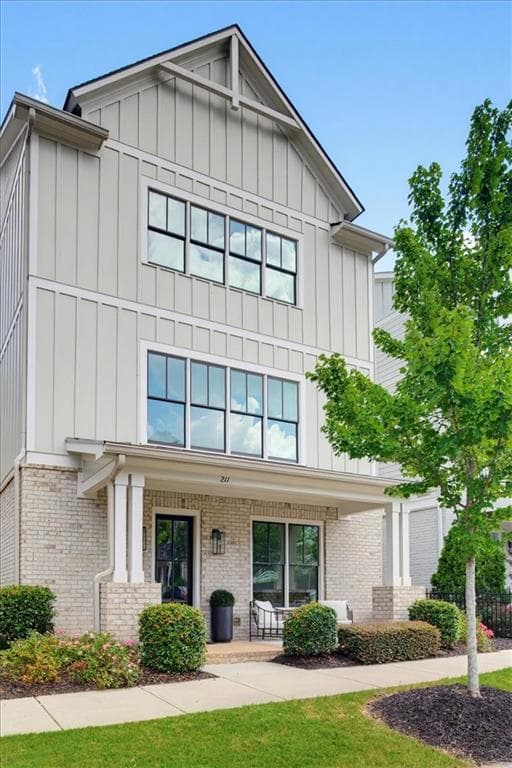 3 bedroom, 4 bathroom, 3,040 sq ft single family residence for sale at 211 Highland Park Point, Woodstock, GA 30188 — photo 2