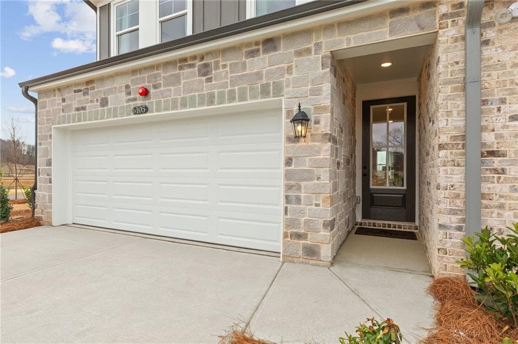 3 bedroom, 3 bathroom, 1,804 sq ft townhouse under contract at 6395 Pinin Place 645, Cumming, GA 30041 — photo 2