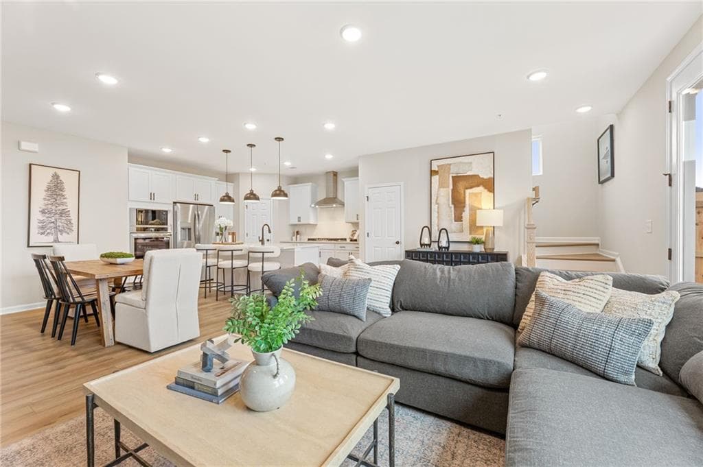 3 bedroom, 3 bathroom, 1,804 sq ft townhouse under contract at 6395 Pinin Place 645, Cumming, GA 30041 — photo 5