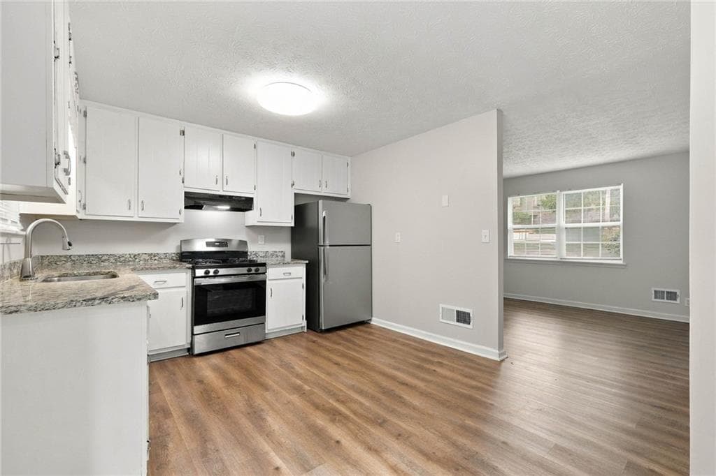 3 bedroom, 2 bathroom, 1,576 sq ft single family residence for rent at 2741 Oxford Drive, Decatur, GA 30034 for $1,740 a month — photo 3