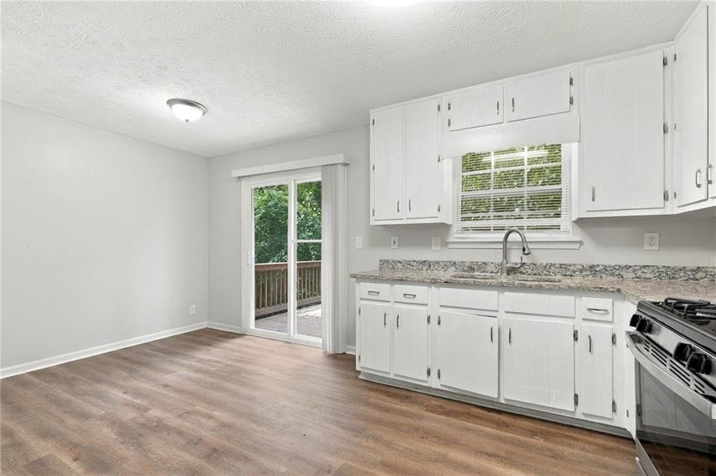 3 bedroom, 2 bathroom, 1,576 sq ft single family residence for rent at 2741 Oxford Drive, Decatur, GA 30034 for $1,740 a month — photo 4