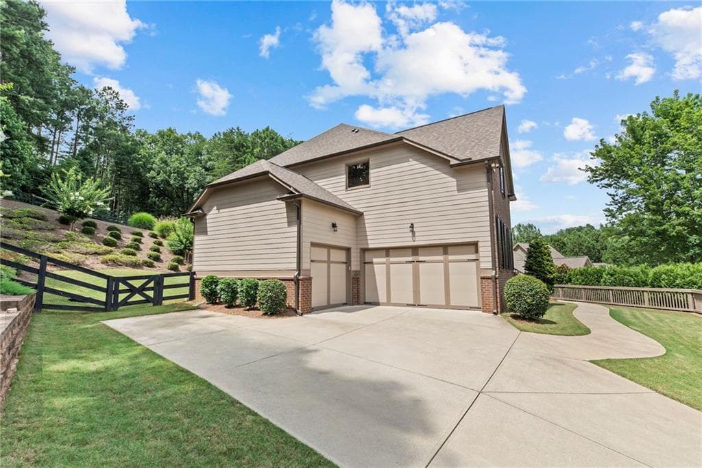 6 bedroom, 5 bathroom, 4,467 sq ft single family residence for sale at 6040 Windjammer Point, Cumming, GA 30041 — photo 3
