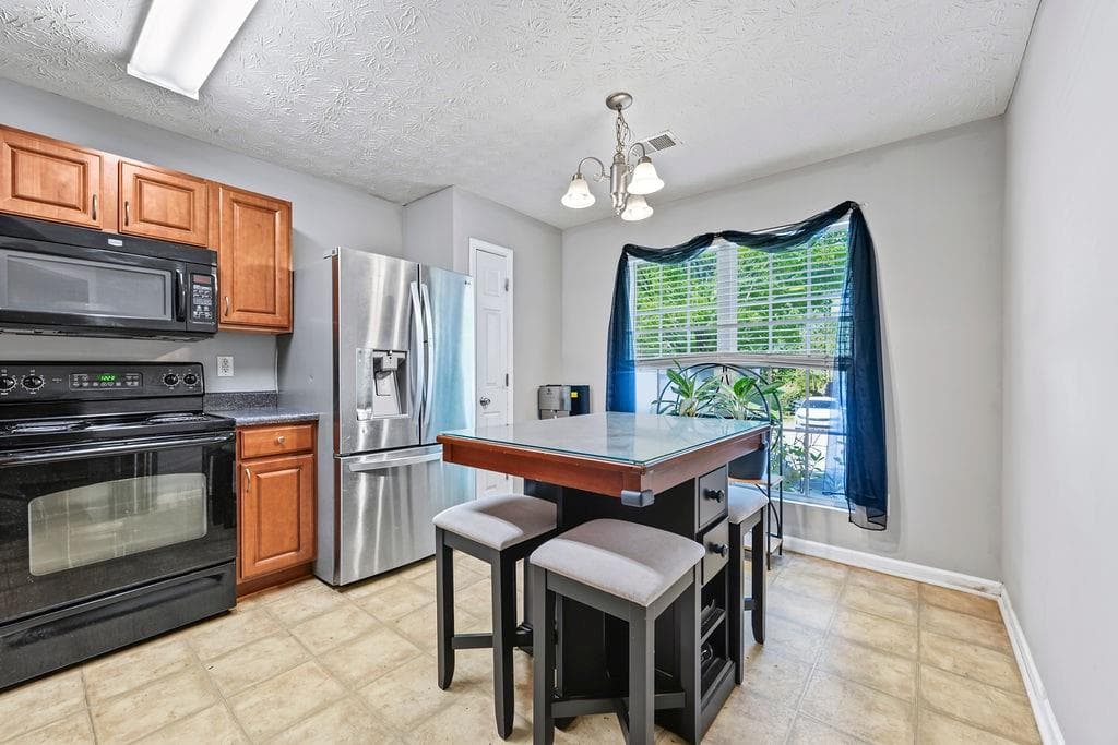 3 bedroom, 3 bathroom, 1,560 sq ft townhouse for sale at 3472 Waldrop Trail, Decatur, GA 30034 — photo 3