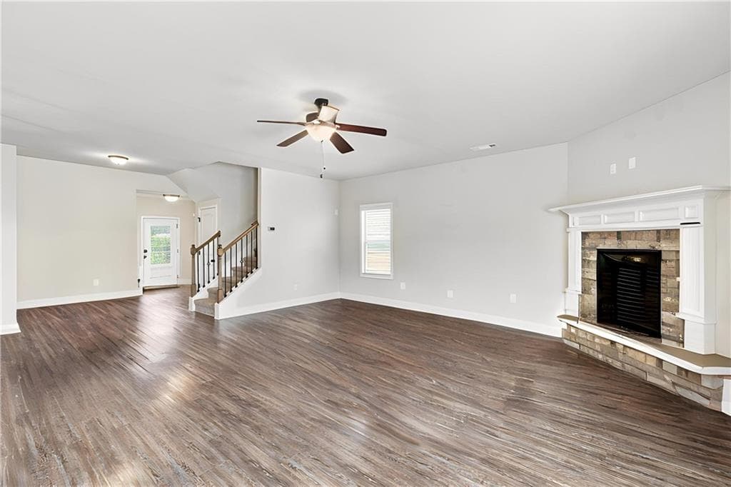 4 bedroom, 3 bathroom, 2,415 sq ft single family residence for sale at 8011 Orange Grove Court Court, Locust Grove, GA 30248 — photo 7