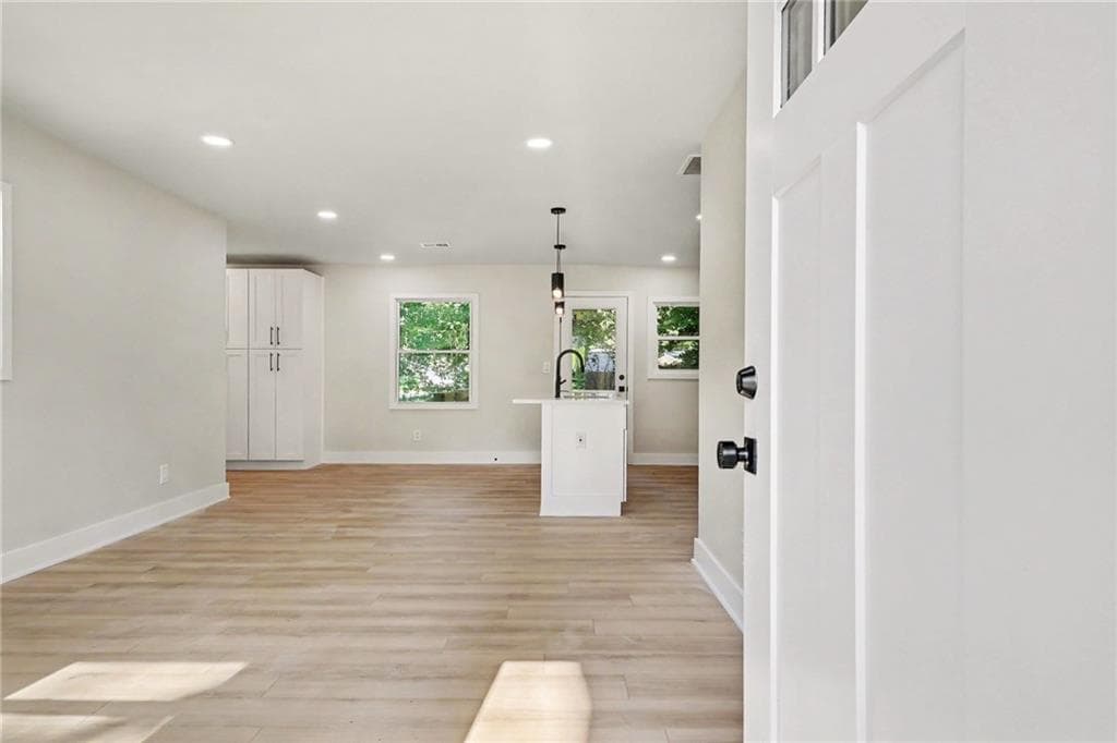 3 bedroom, 2 bathroom, 1,080 sq ft single family residence for sale at 3877 Stone Road, Atlanta, GA 30331 — photo 3