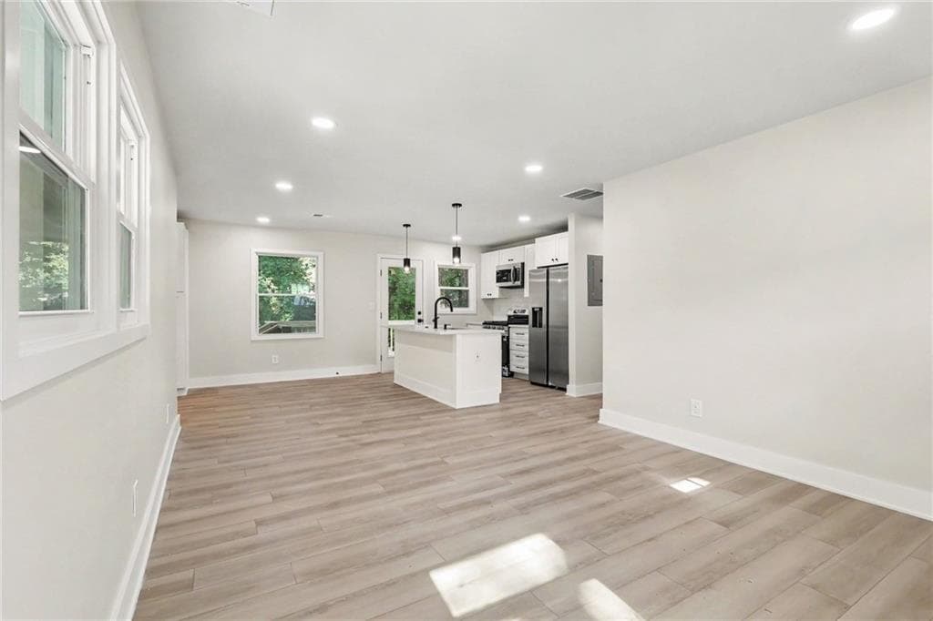 3 bedroom, 2 bathroom, 1,080 sq ft single family residence for sale at 3877 Stone Road, Atlanta, GA 30331 — photo 7