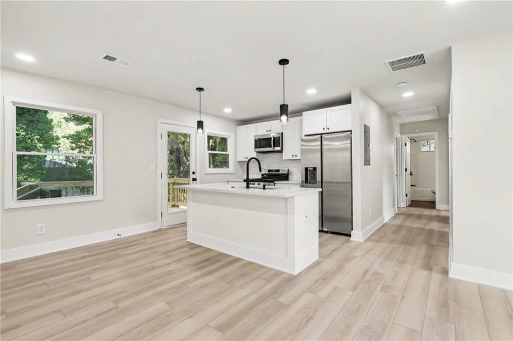 3 bedroom, 2 bathroom, 1,080 sq ft single family residence for sale at 3877 Stone Road, Atlanta, GA 30331 — photo 9