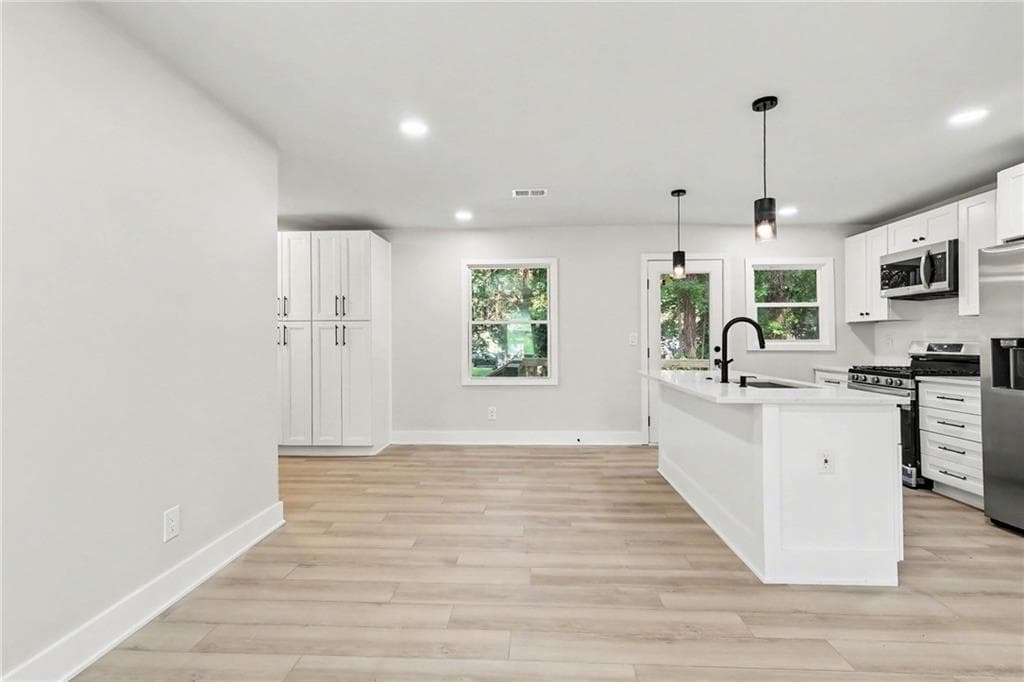 3 bedroom, 2 bathroom, 1,080 sq ft single family residence for sale at 3877 Stone Road, Atlanta, GA 30331 — photo 10