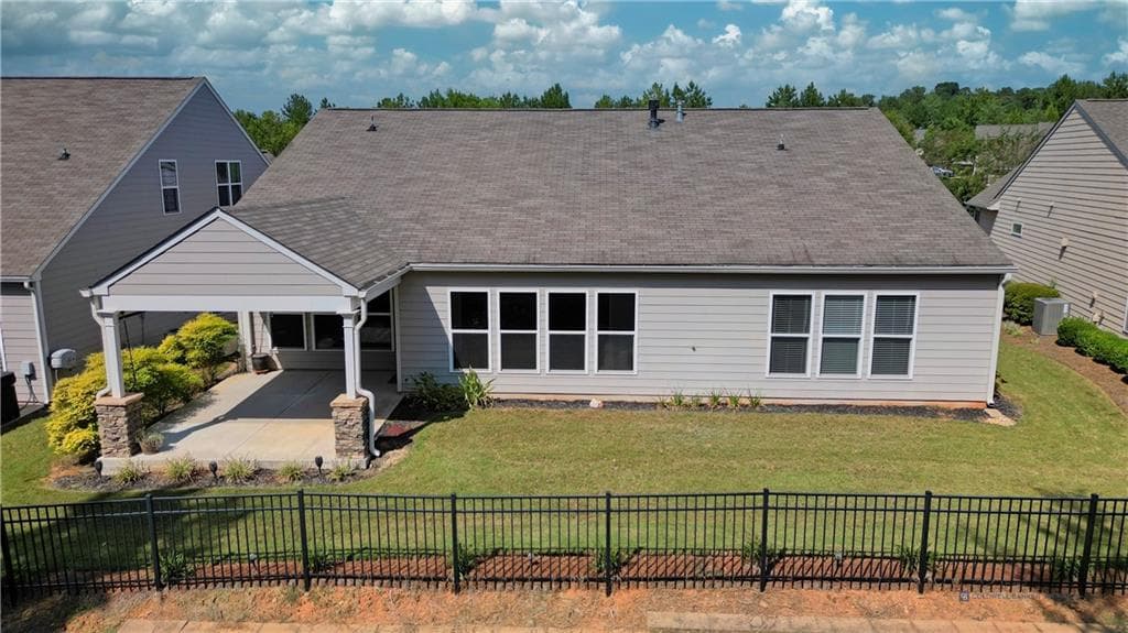 2 bedroom, 3 bathroom, 2,543 sq ft single family residence for sale at 113 Marigold Court, Griffin, GA 30223 — photo 6