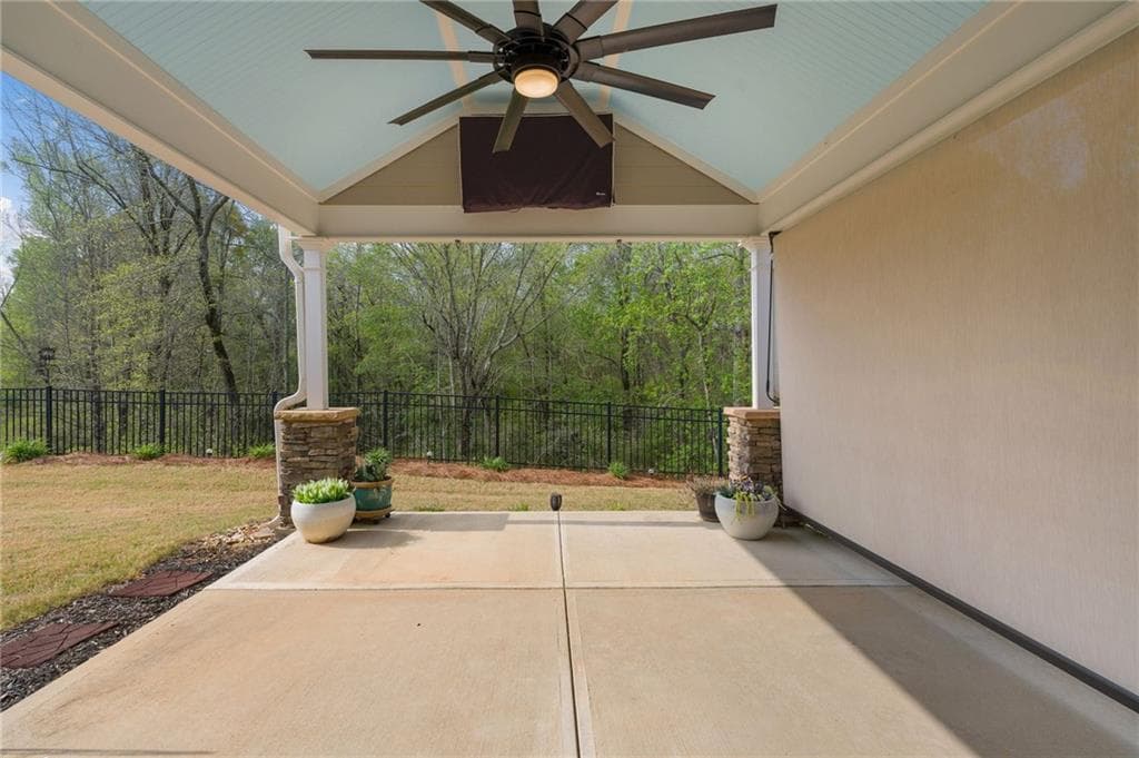 2 bedroom, 3 bathroom, 2,543 sq ft single family residence for sale at 113 Marigold Court, Griffin, GA 30223 — photo 9