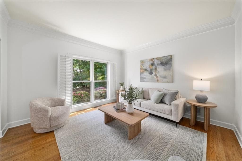 4 bedroom, 3 bathroom, 3,527 sq ft single family residence under contract at 500 Woodmoore Court, Atlanta, GA 30342 — photo 6