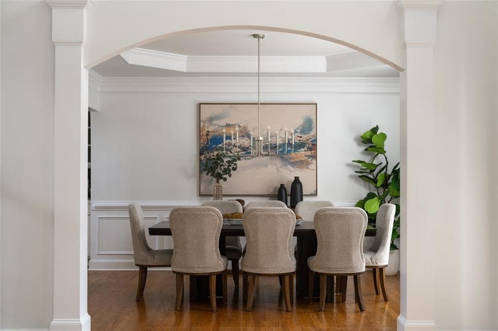 4 bedroom, 3 bathroom, 3,527 sq ft single family residence under contract at 500 Woodmoore Court, Atlanta, GA 30342 — photo 8