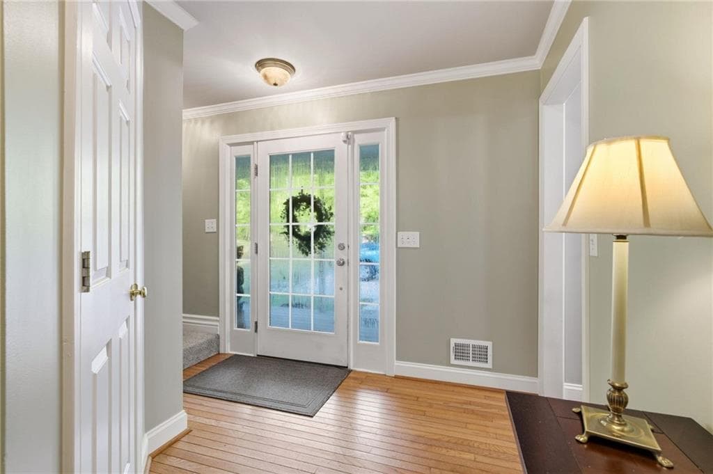 4 bedroom, 4 bathroom, 3,143 sq ft single family residence for sale at 9600 Lakeside Way, Gainesville, GA 30506 — photo 6