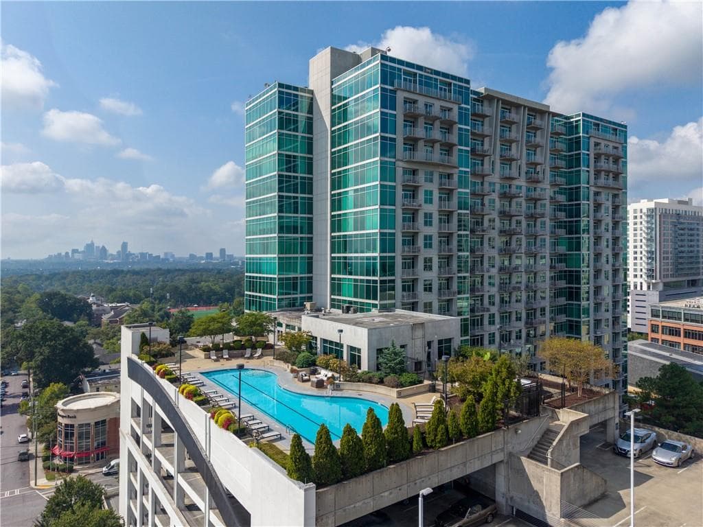 1 bedroom, 1 bathroom, 762 sq ft condominium for sale at 250 Pharr Road 507, Atlanta, GA 30305 — photo 2