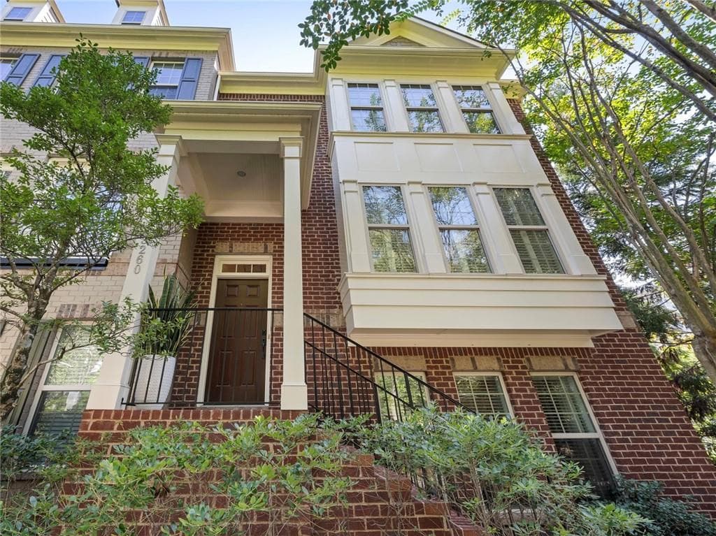 3 bedroom, 4 bathroom, 2,376 sq ft townhouse for sale at 3260 Ferncliff Lane, Atlanta, GA 30324