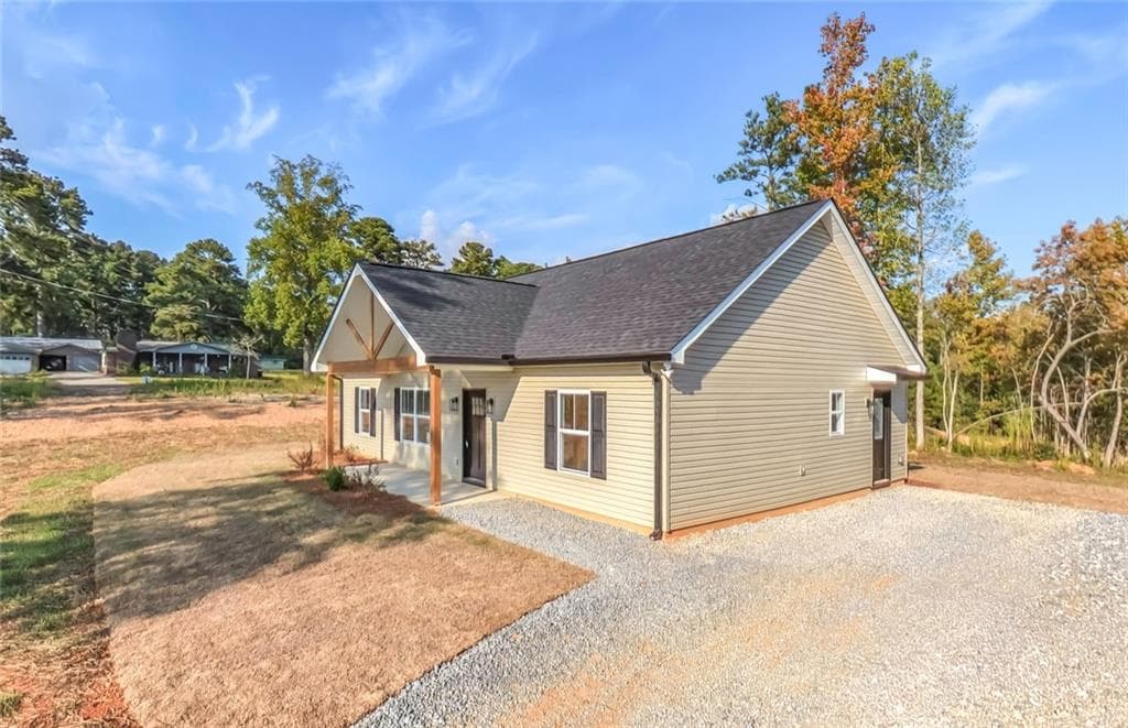 3 bedroom, 2 bathroom, 1,358 sq ft single family residence under contract at 391 Broadway Street, Tallapoosa, GA 30176 — photo 2