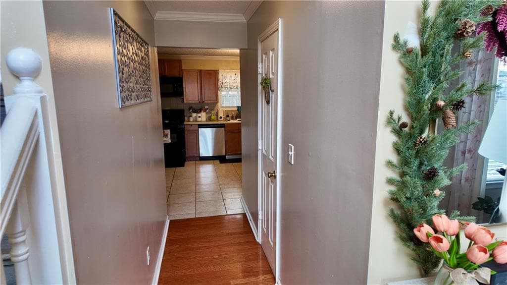 3 bedroom, 3 bathroom, 1,856 sq ft single family residence for sale at 4525 Millenium Court, Snellville, GA 30039 — photo 7