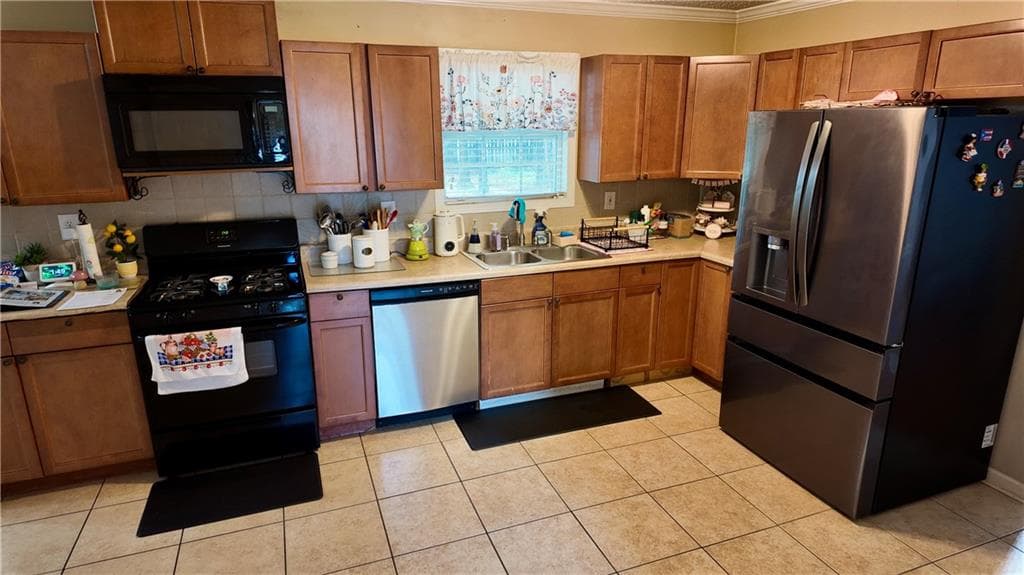 3 bedroom, 3 bathroom, 1,856 sq ft single family residence for sale at 4525 Millenium Court, Snellville, GA 30039 — photo 10