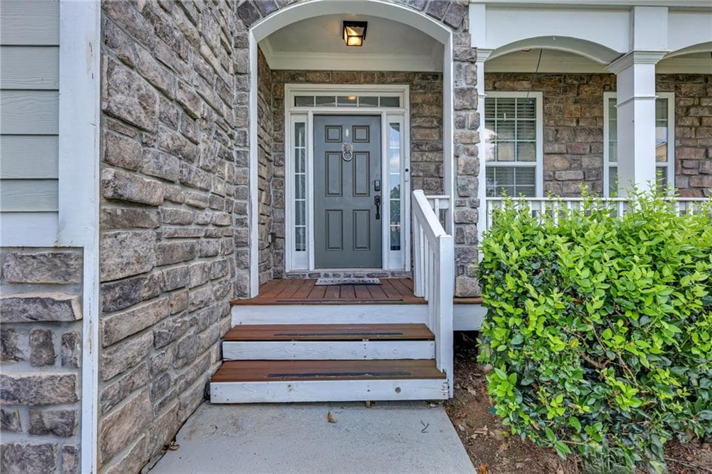 4 bedroom, 3 bathroom, 3,056 sq ft single family residence for rent at 5312 Lakerock Dr SW, Atlanta, GA 30331 for $4,995 a month — photo 3
