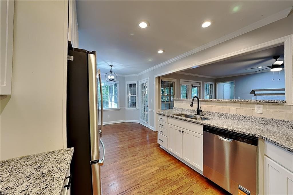 5 bedroom, 3 bathroom, 3,157 sq ft single family residence for rent at 2427 Brookvine Lane, Marietta, GA 30062 for $3,640 a month — photo 4