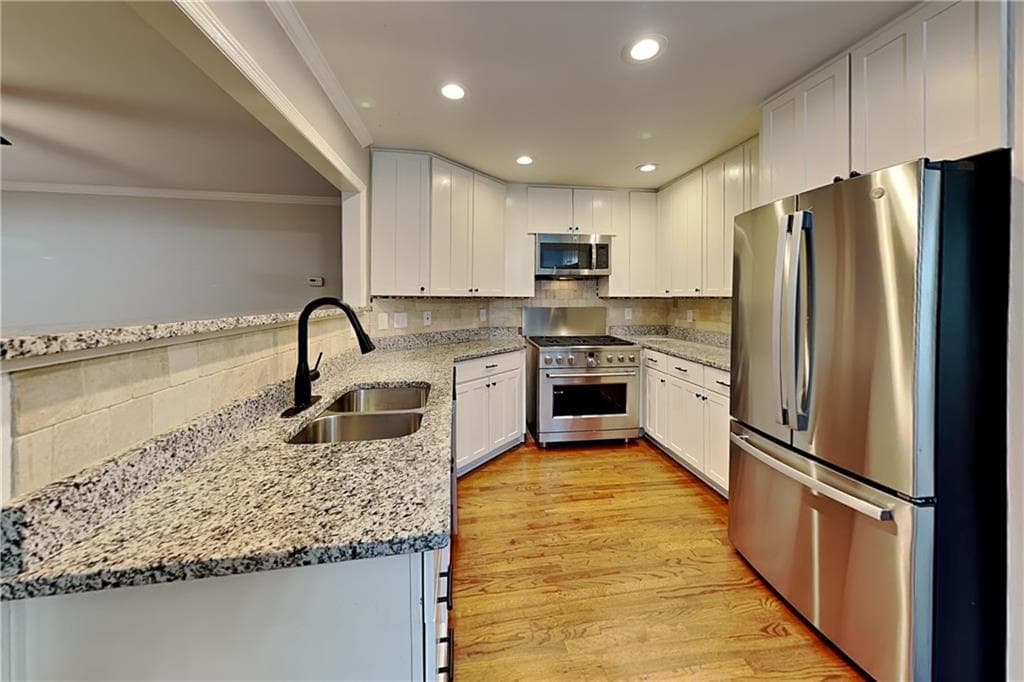 5 bedroom, 3 bathroom, 3,157 sq ft single family residence for rent at 2427 Brookvine Lane, Marietta, GA 30062 for $3,640 a month — photo 5
