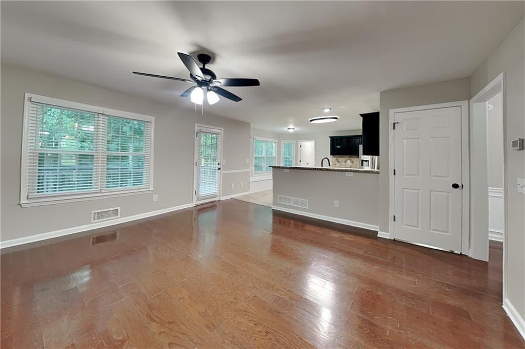 4 bedroom, 4 bathroom, 3,021 sq ft single family residence for rent at 2798 Beddington Way, Suwanee, GA 30024 for $2,850 a month — photo 3