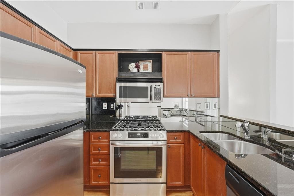 1 bedroom, 1 bathroom, 997 sq ft condominium for sale at 4254 River Green Drive 604, Atlanta, GA 30327 — photo 9