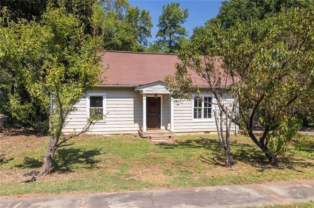 3 bedroom, 2 bathroom, 1,783 sq ft single family residence under contract at 1117 Barnes Mill Road, Marietta, GA 30062 — photo 2