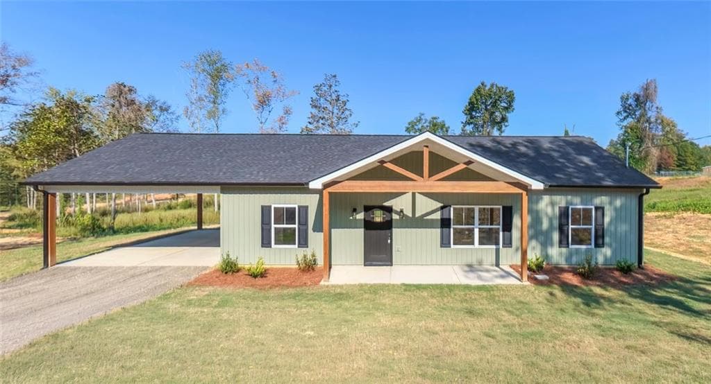 4 bedroom, 2 bathroom, 1,600 sq ft single family residence under contract at 214 Arbacoochee Road, Tallapoosa, GA 30176