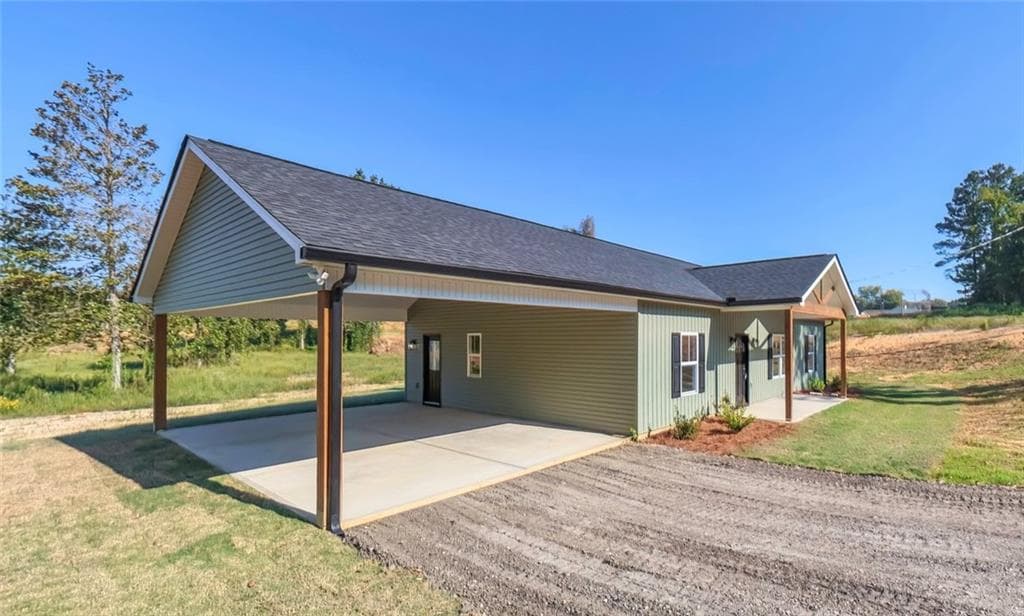 4 bedroom, 2 bathroom, 1,600 sq ft single family residence under contract at 214 Arbacoochee Road, Tallapoosa, GA 30176 — photo 2