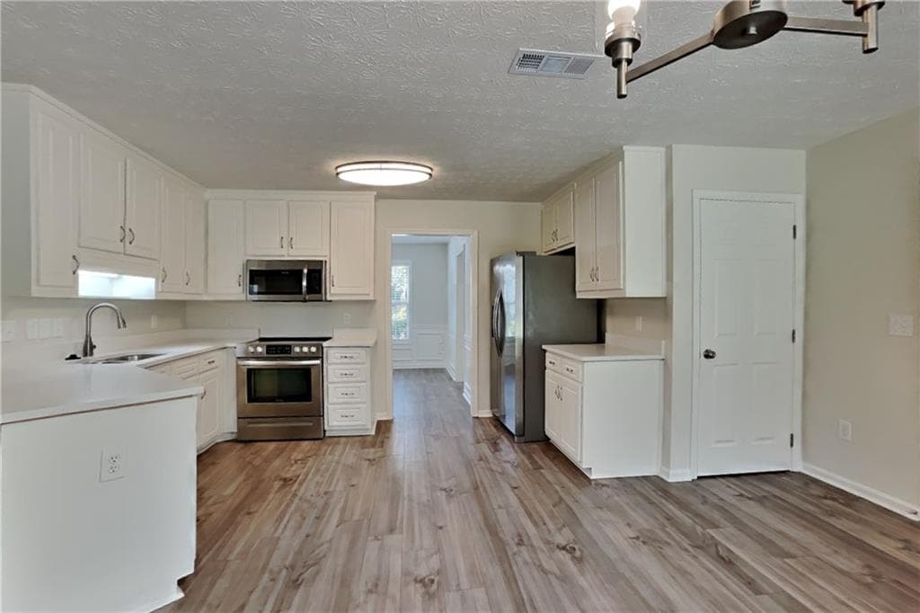 4 bedroom, 3 bathroom, 1,982 sq ft single family residence for rent at 2800 Alcovy River View, Dacula, GA 30019 for $2,425 a month — photo 5