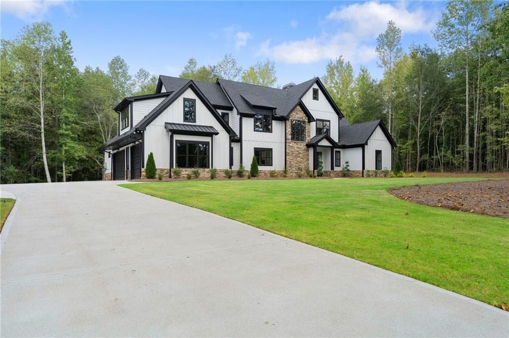 5 bedroom, 6 bathroom, 3,936 sq ft single family residence for sale at 5697 Ball Ground Road, Ball Ground, GA 30107 — photo 4
