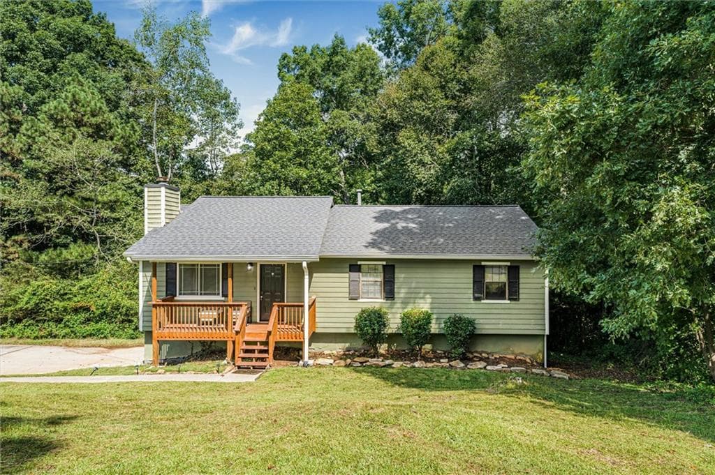 3 bedroom, 2 bathroom, 1,306 sq ft single family residence for sale at 2271 Chestnut Place, Lithia Springs, GA 30122