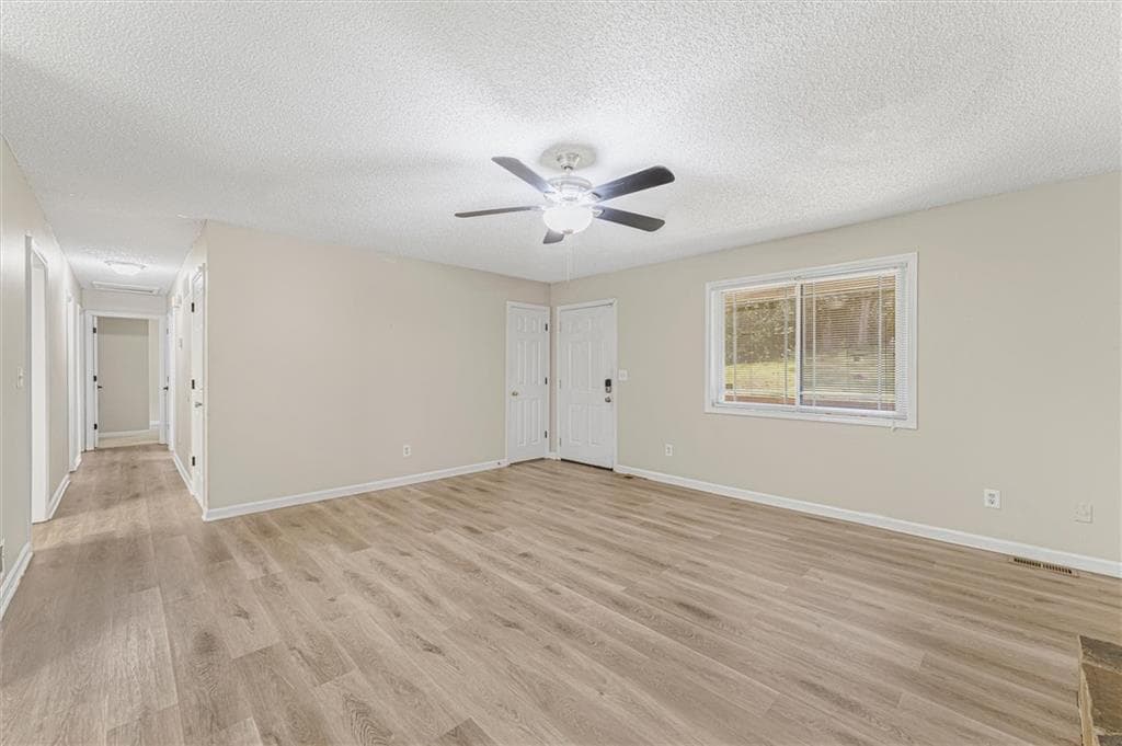 3 bedroom, 2 bathroom, 1,306 sq ft single family residence for sale at 2271 Chestnut Place, Lithia Springs, GA 30122 — photo 6