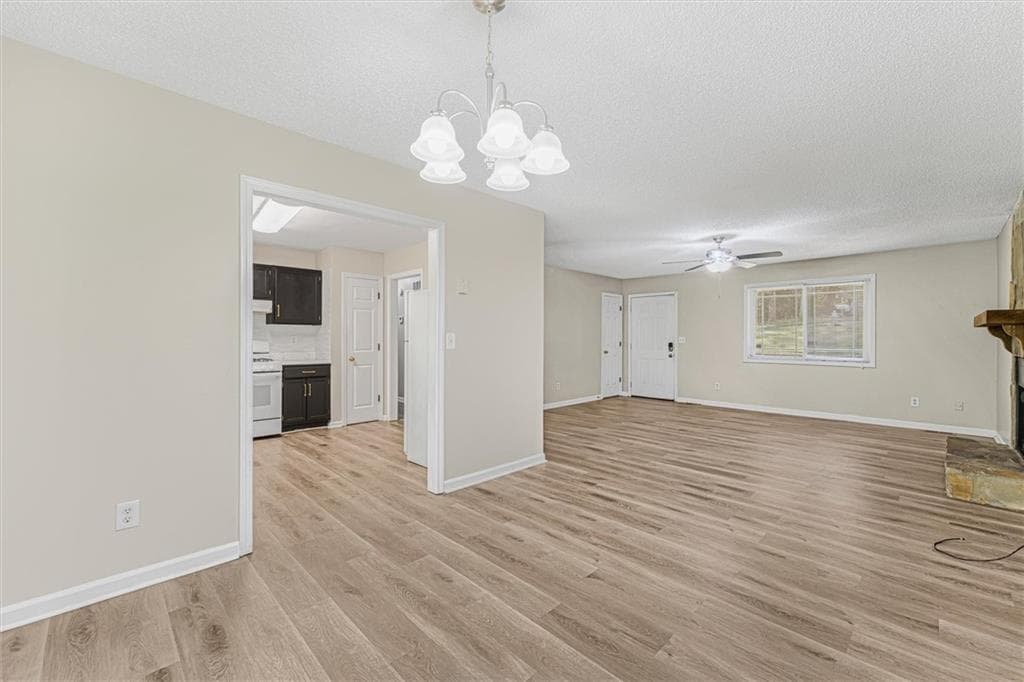 3 bedroom, 2 bathroom, 1,306 sq ft single family residence for sale at 2271 Chestnut Place, Lithia Springs, GA 30122 — photo 8