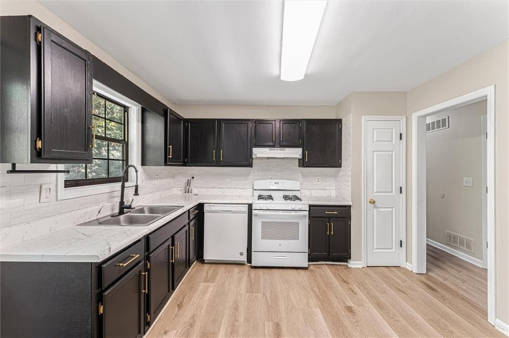 3 bedroom, 2 bathroom, 1,306 sq ft single family residence for sale at 2271 Chestnut Place, Lithia Springs, GA 30122 — photo 9
