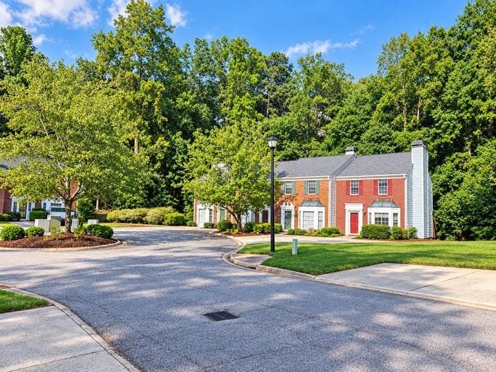 2 bedroom, 3 bathroom, 1,416 sq ft townhouse under contract at 732 Anderson Walk, Marietta, GA 30062