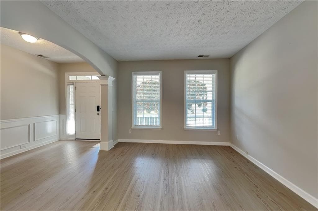 4 bedroom, 3 bathroom, 3,161 sq ft single family residence for rent at 928 Mill Creek Avenue, Canton, GA 30115 for $2,675 a month — photo 5