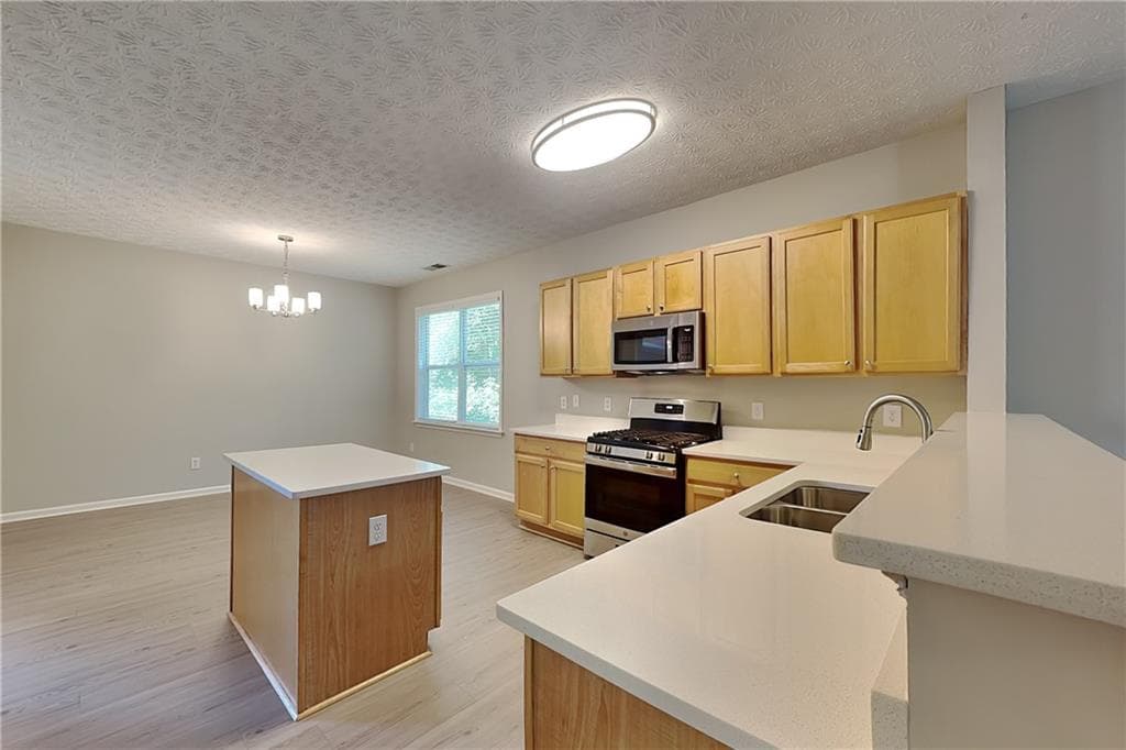 4 bedroom, 3 bathroom, 3,161 sq ft single family residence for rent at 928 Mill Creek Avenue, Canton, GA 30115 for $2,675 a month — photo 6