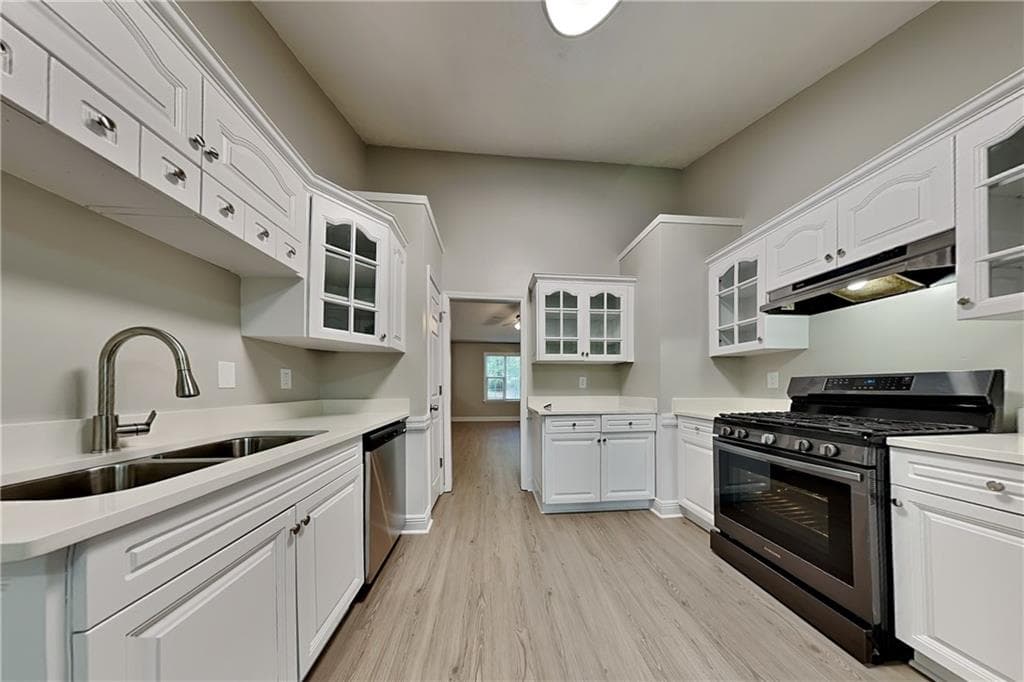 5 bedroom, 3 bathroom, 1,868 sq ft single family residence for rent at 353 Wildwood Court, Lawrenceville, GA 30046 for $2,350 a month — photo 4